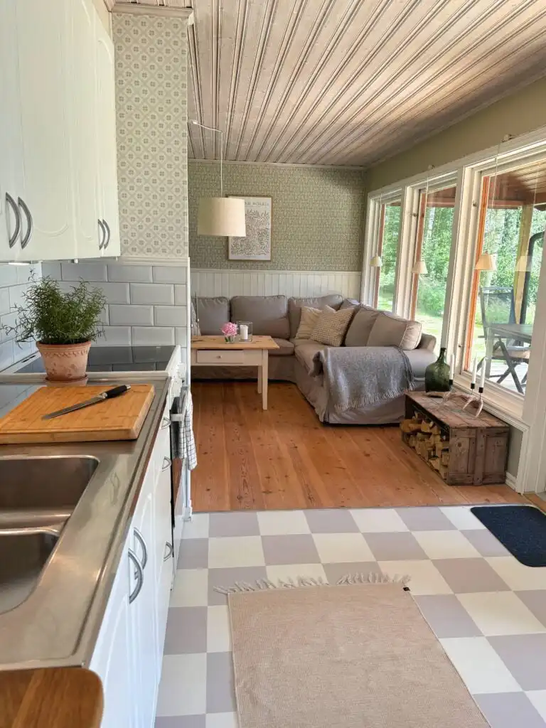 Wohn- und Essbereich mit Seeblick im Ferienhaus Hus Bjöksjöblick