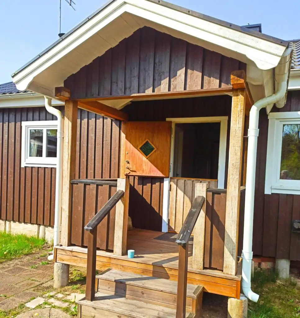 Holzterrasse am Solkullen i Kalvshult in Småland
