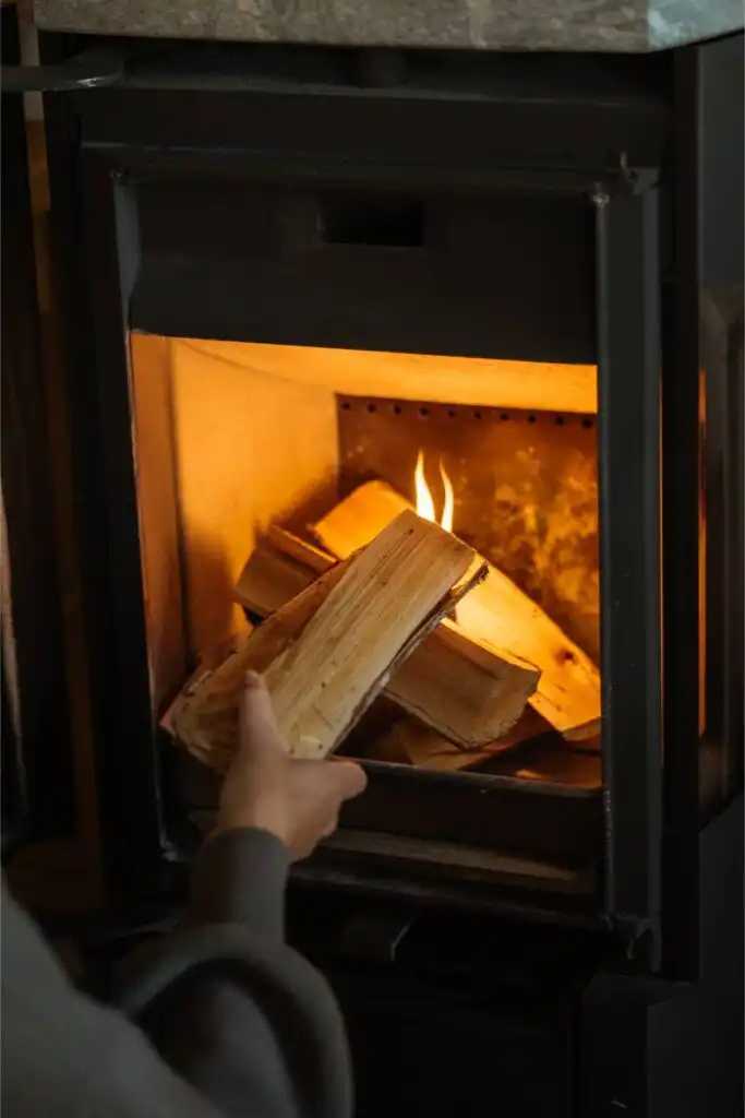Kamin-/Ofen
