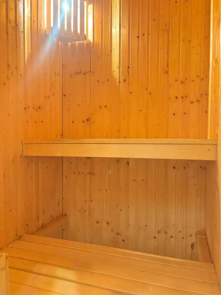Holzsauna für entspannte Abende im Ferienhaus Blå Havet