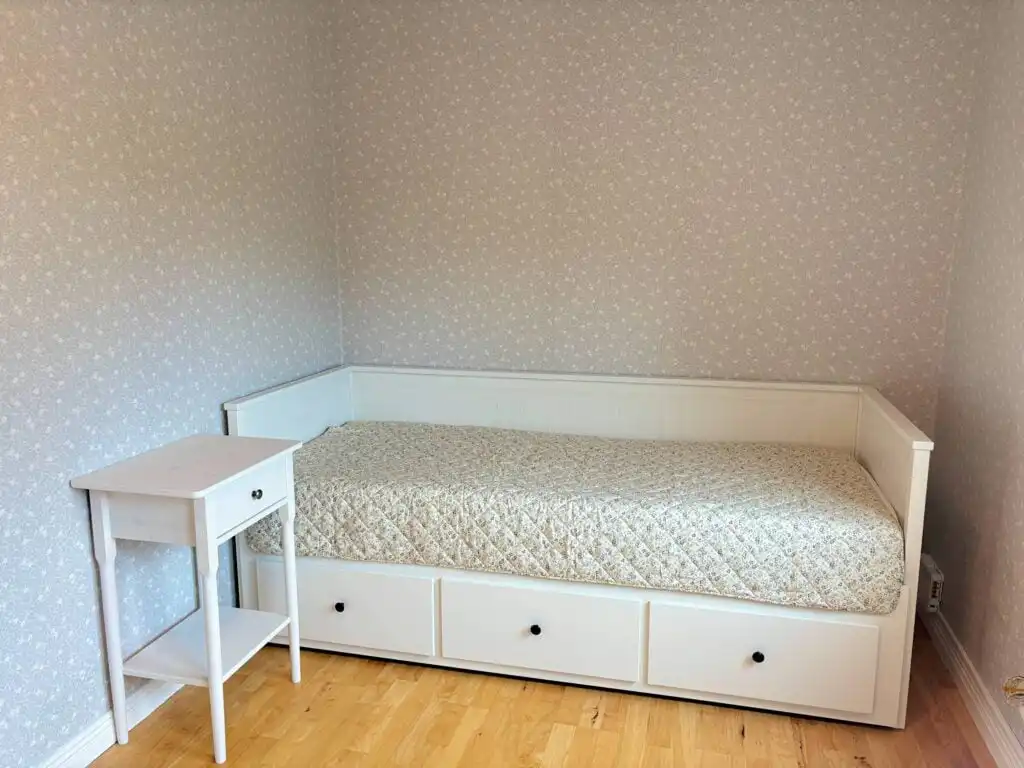 Zusätzlicher Schlafraum mit Schlafsofa im Ferienhaus Blå Havet