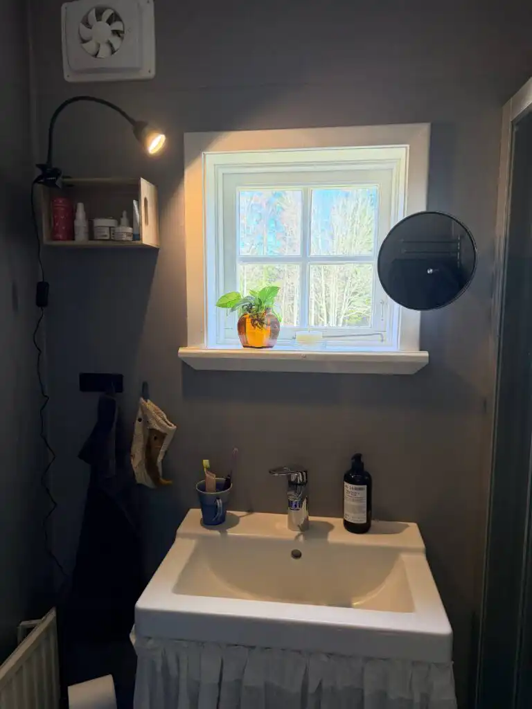 Gemütliches Badezimmer im Little Owl House bei Åseda