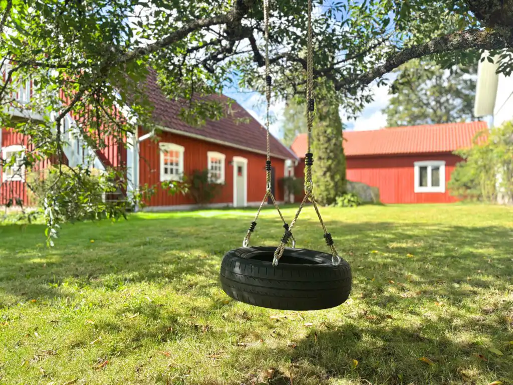 Linnéagården mit großem Grundstück in der Natur Südschwedens