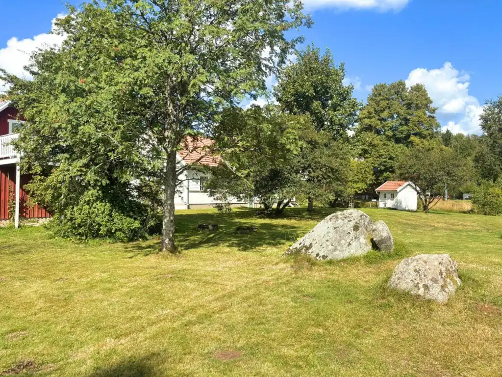 Weitläufiges Grundstück rund um Linnéagården bei Strömsnäsbruk