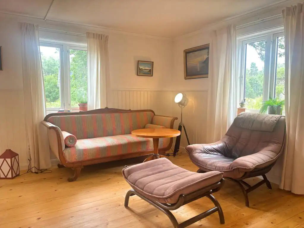 Helles Wohnzimmer mit Sofas im Ferienhaus Villa Pelle