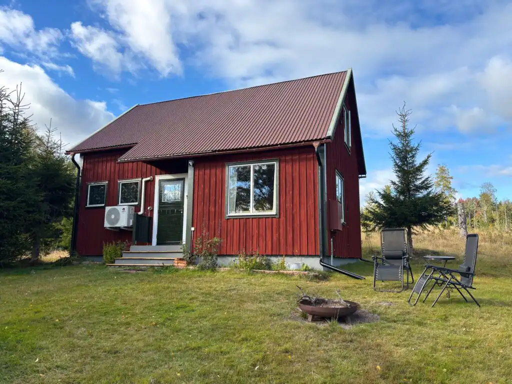 Häxans Hus mit Garten in ruhiger Alleinlage