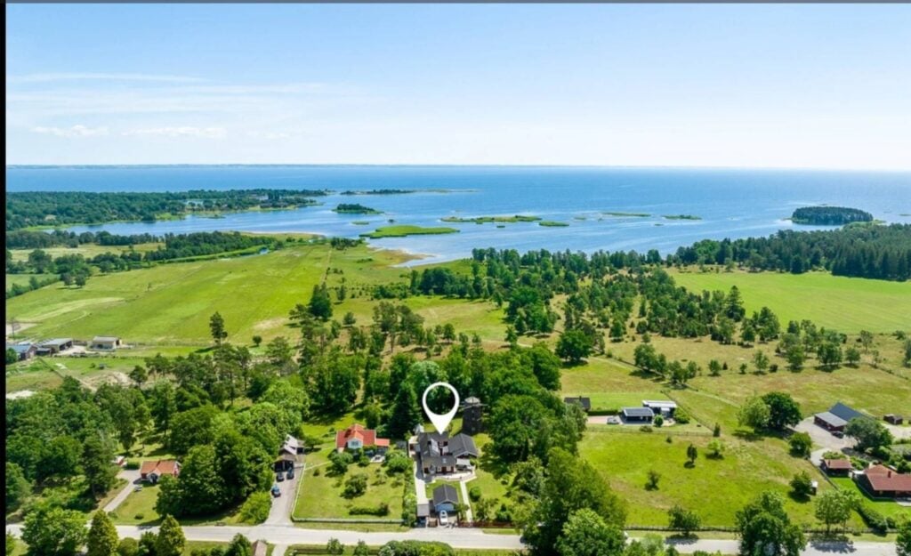 Weitläufige Natur rund um die Villa Kvarnbacken in Småland – Luxus Ferienhaus nahe Ostseeküste