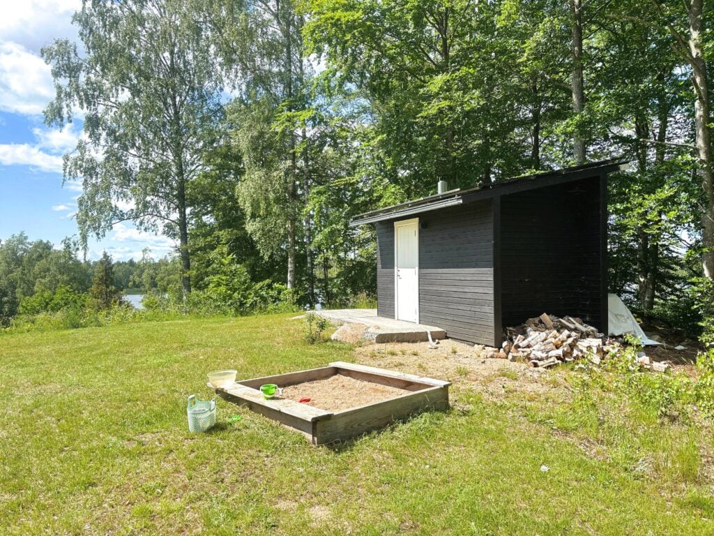 Saunahaus am See bei Villa Bergsmåla