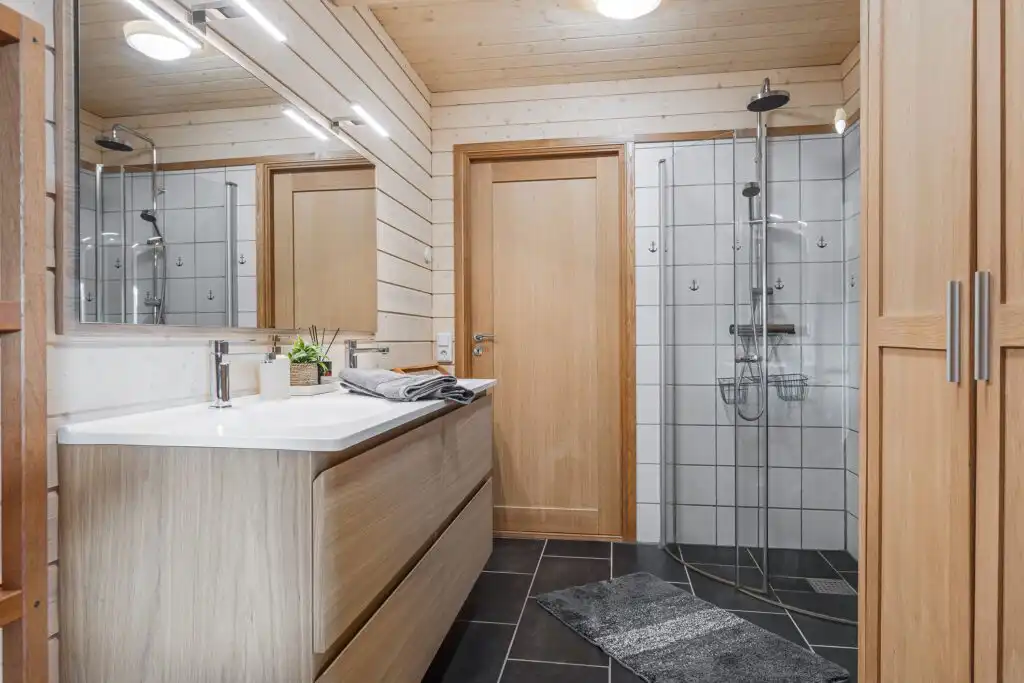 Badezimmer im Haus Blankavik in Småland