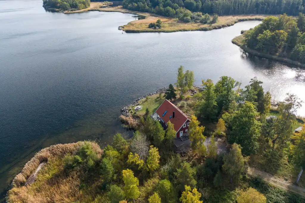Haus Blankavik auf einer Landzunge an der Ostsee in Småland